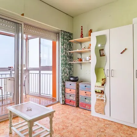 Apartment With Wide Views توريمولينوس